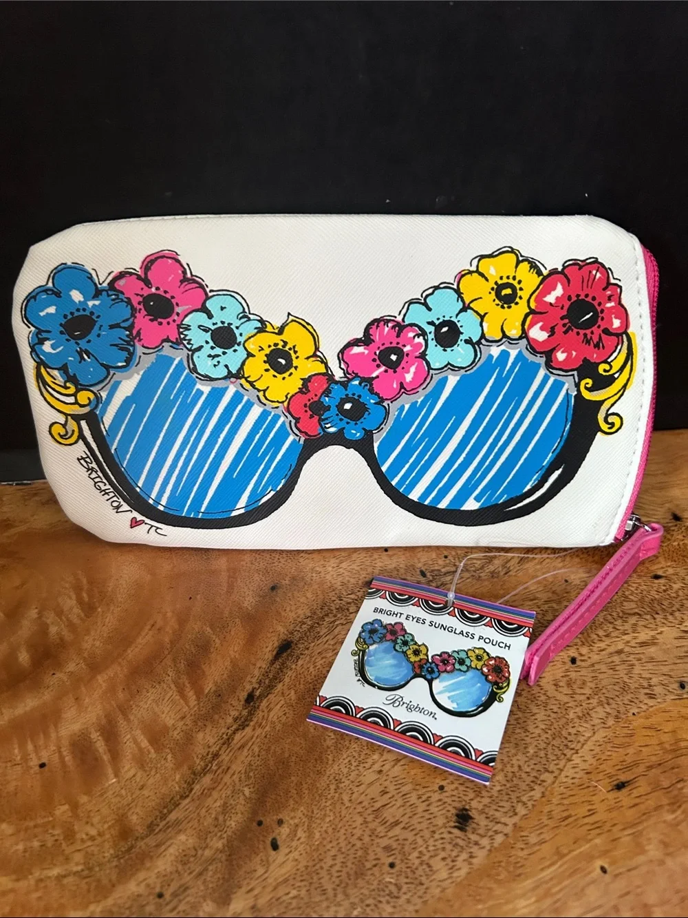 NWT Brighton Love To Be Bold Zippered Sunglass Pouch in White with Pink Accents
